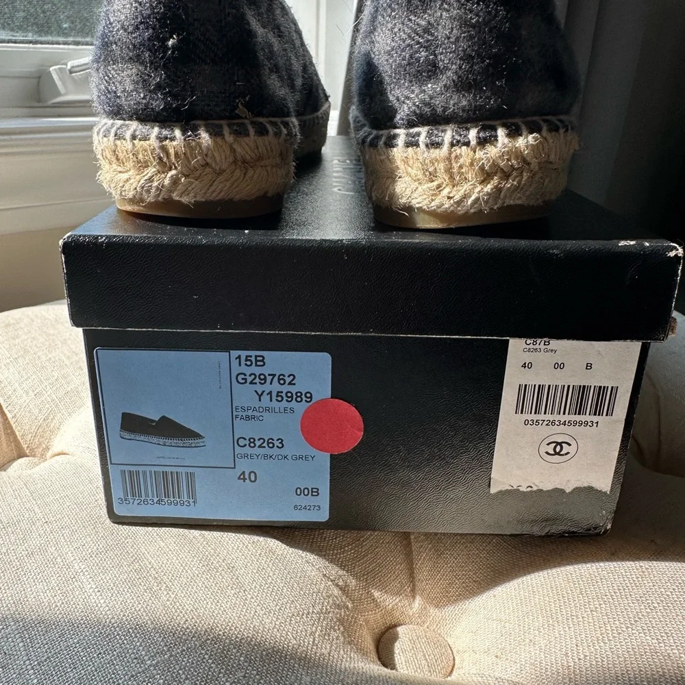 CHANEL Black and Cream Espadrilles - Picture 6 of 6